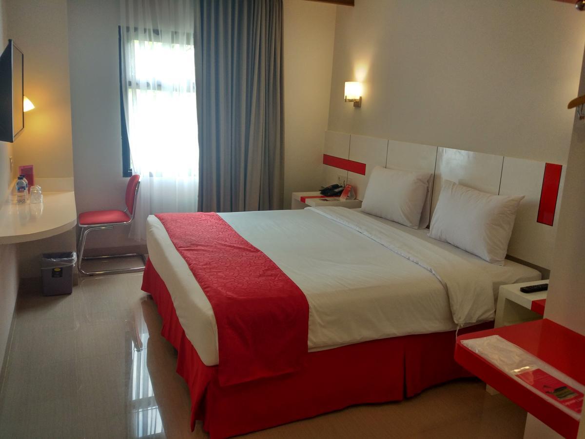 Brothers Inn Sukoharjo Extérieur photo