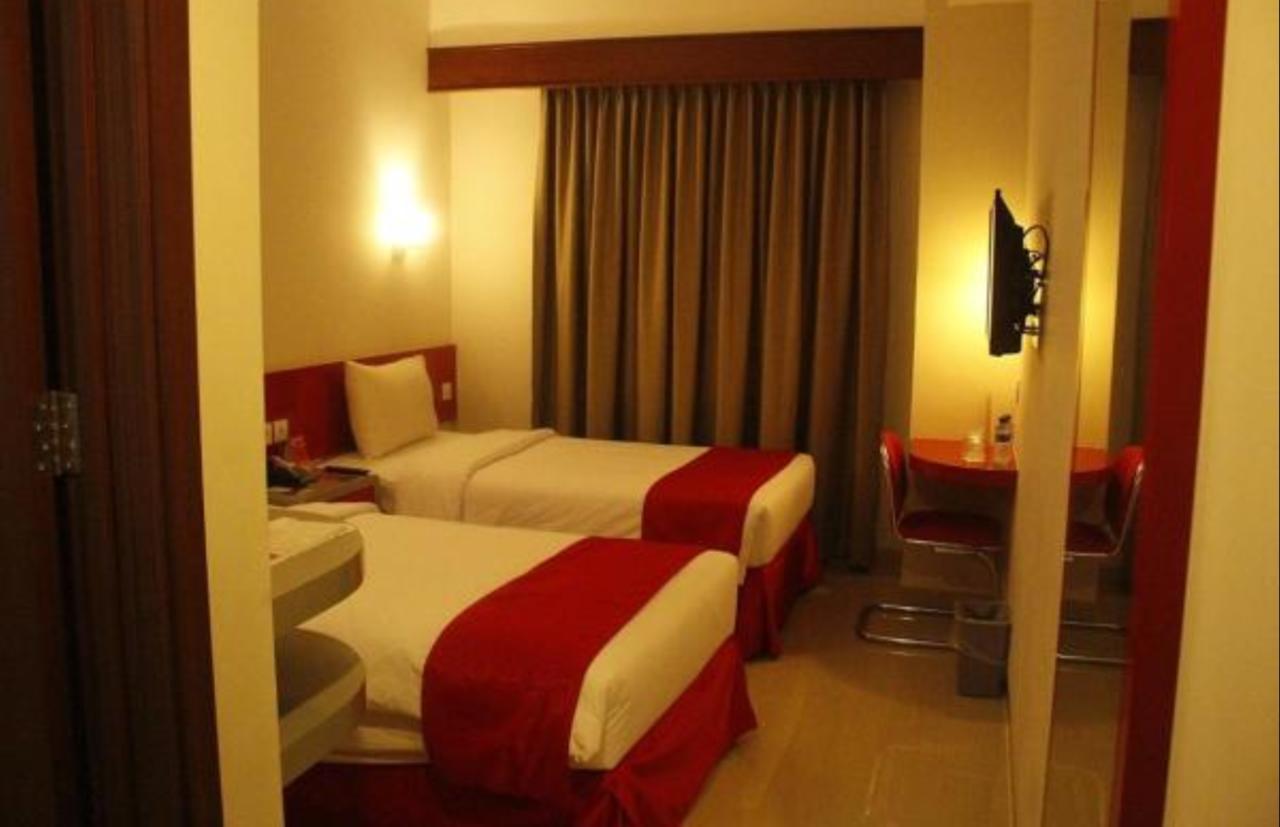 Brothers Inn Sukoharjo Extérieur photo
