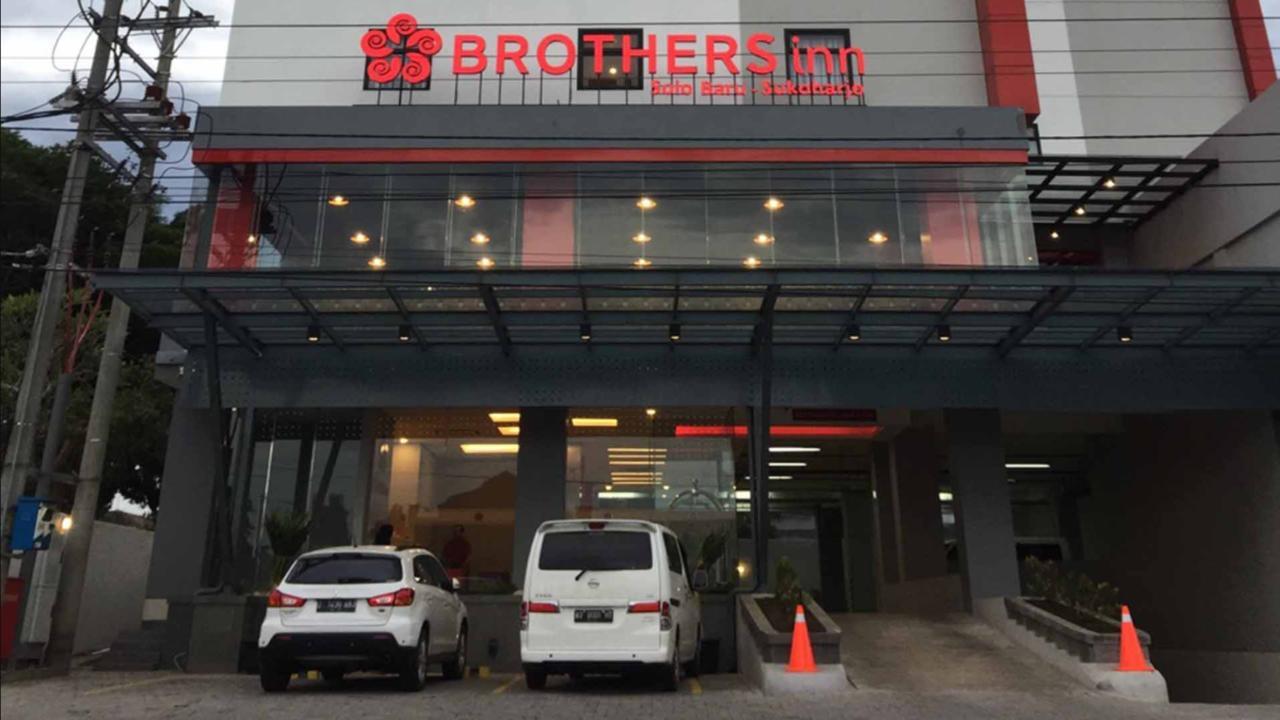 Brothers Inn Sukoharjo Extérieur photo