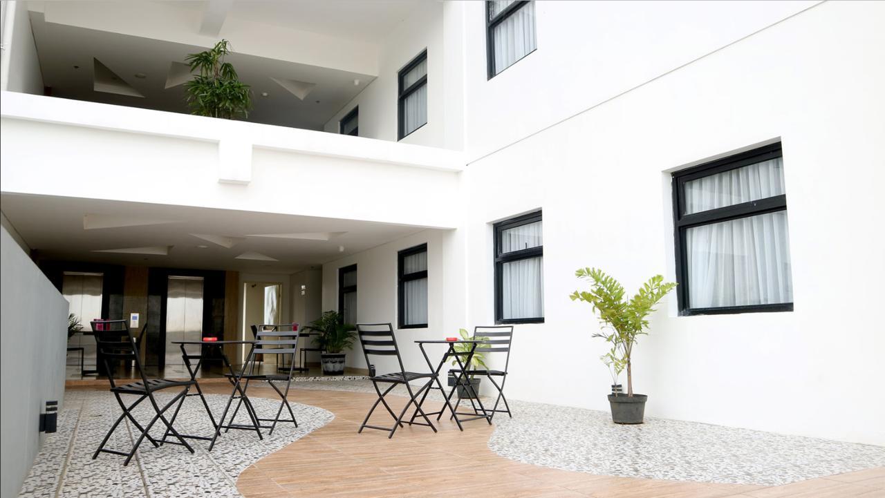 Brothers Inn Sukoharjo Extérieur photo
