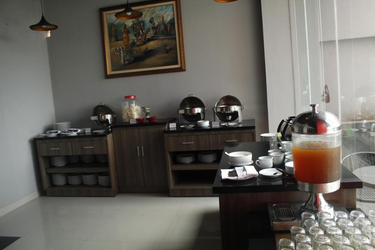 Brothers Inn Sukoharjo Extérieur photo