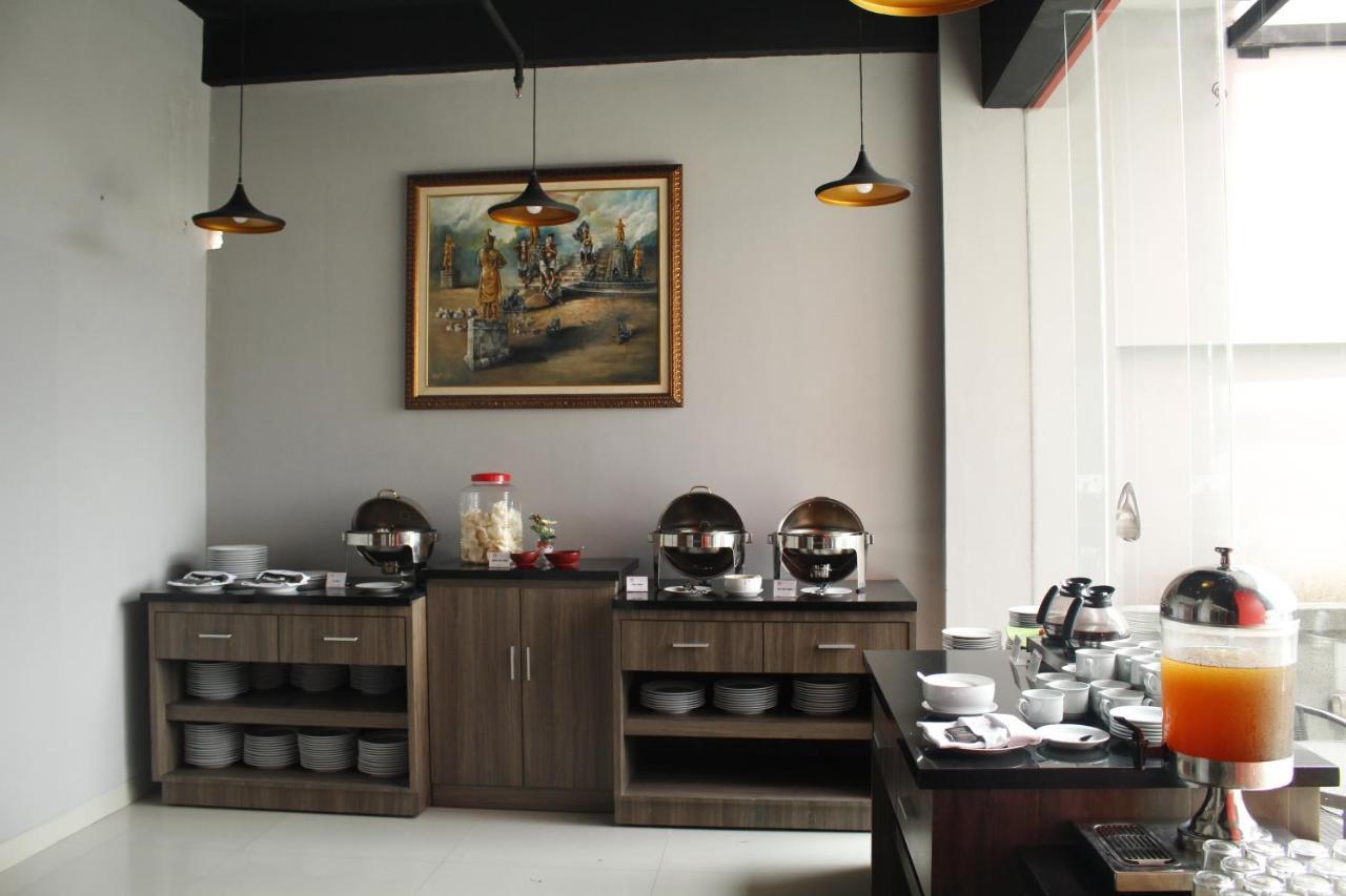 Brothers Inn Sukoharjo Extérieur photo